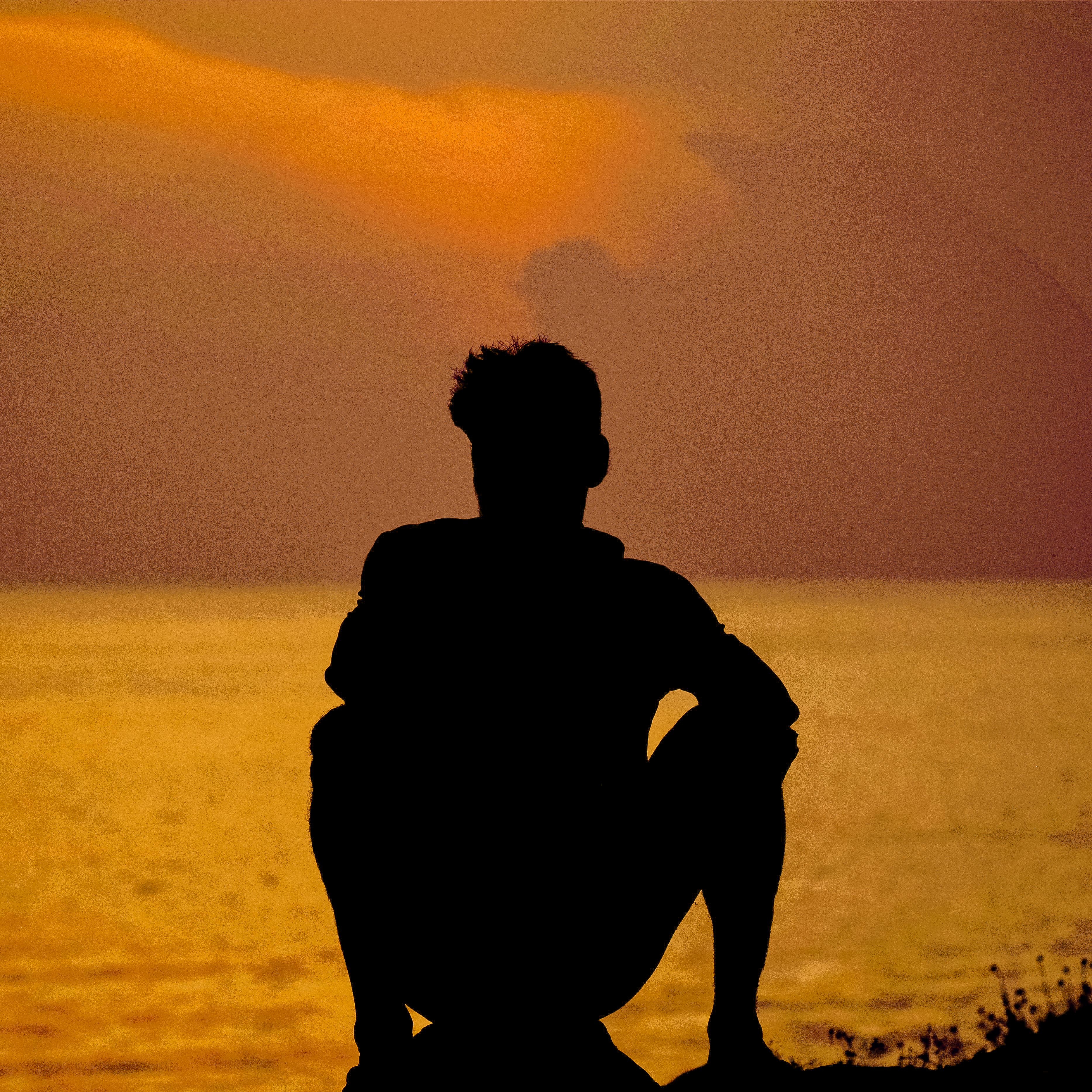 Sunrise Silhouette Photography – Golden Morning at Kanyakumari | Kanyakumari Sunrise Media
