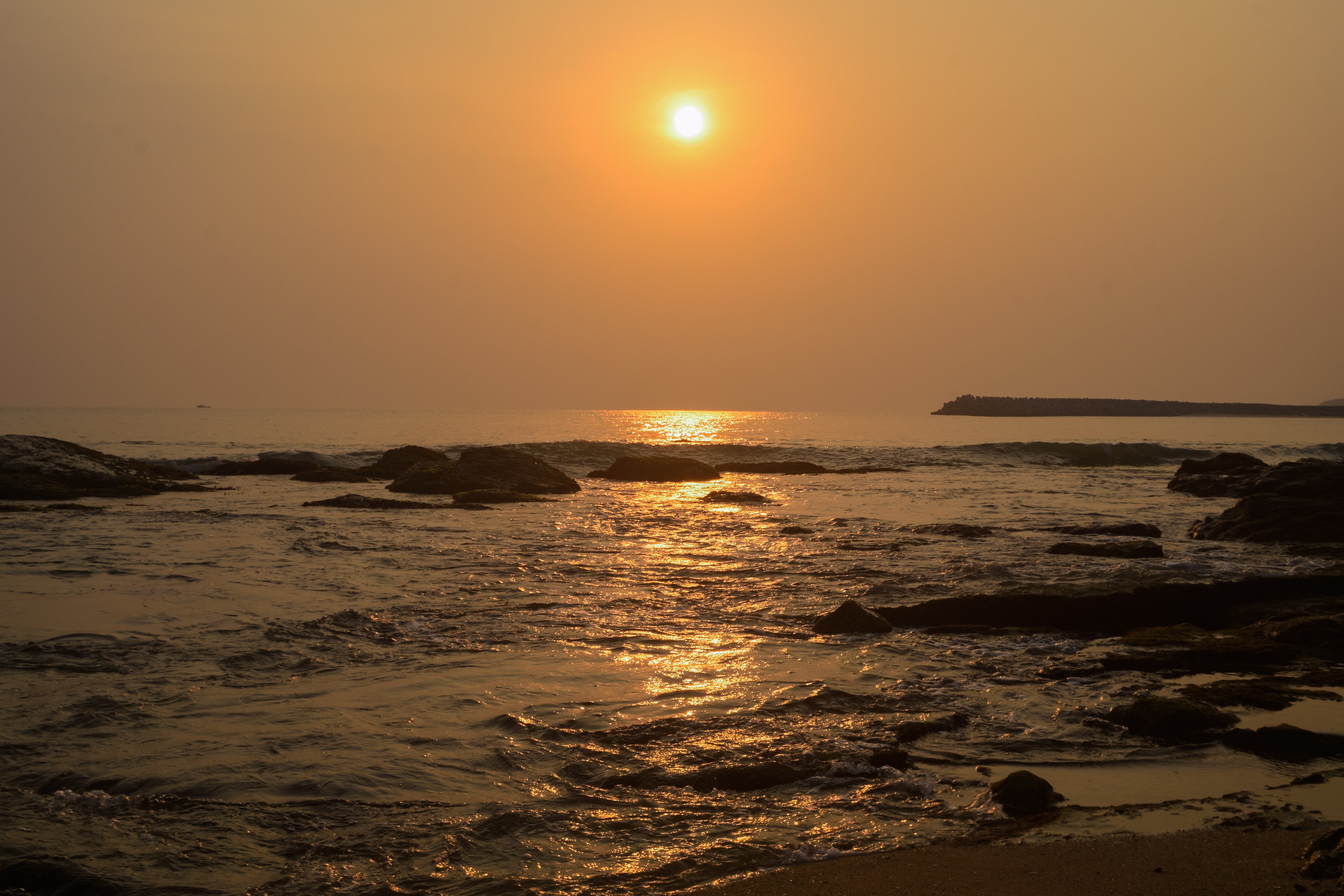 Golden Sunset at Kanyakumari Beach – High Resolution Seascape | Kanyakumari Sunrise Media